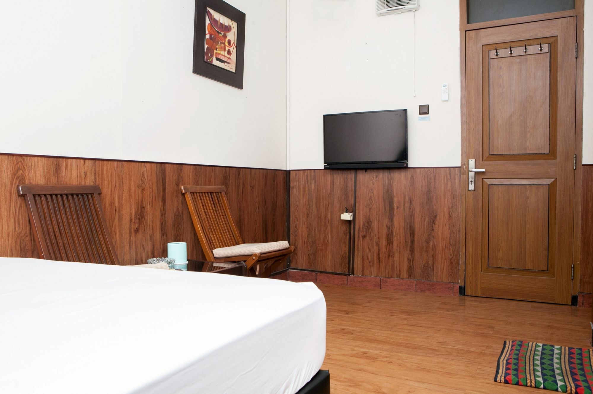 Reddoorz Plus Near Riau Street Бандунг Экстерьер фото